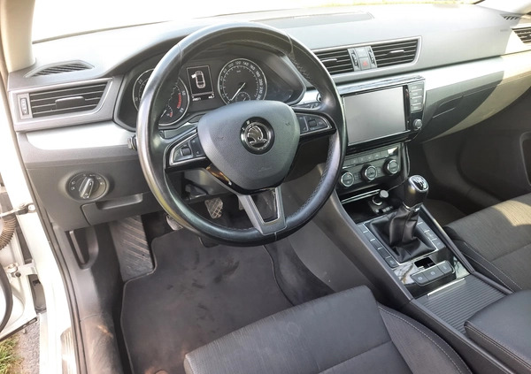 Skoda Superb cena 50900 przebieg: 299500, rok produkcji 2016 z Korfantów małe 154